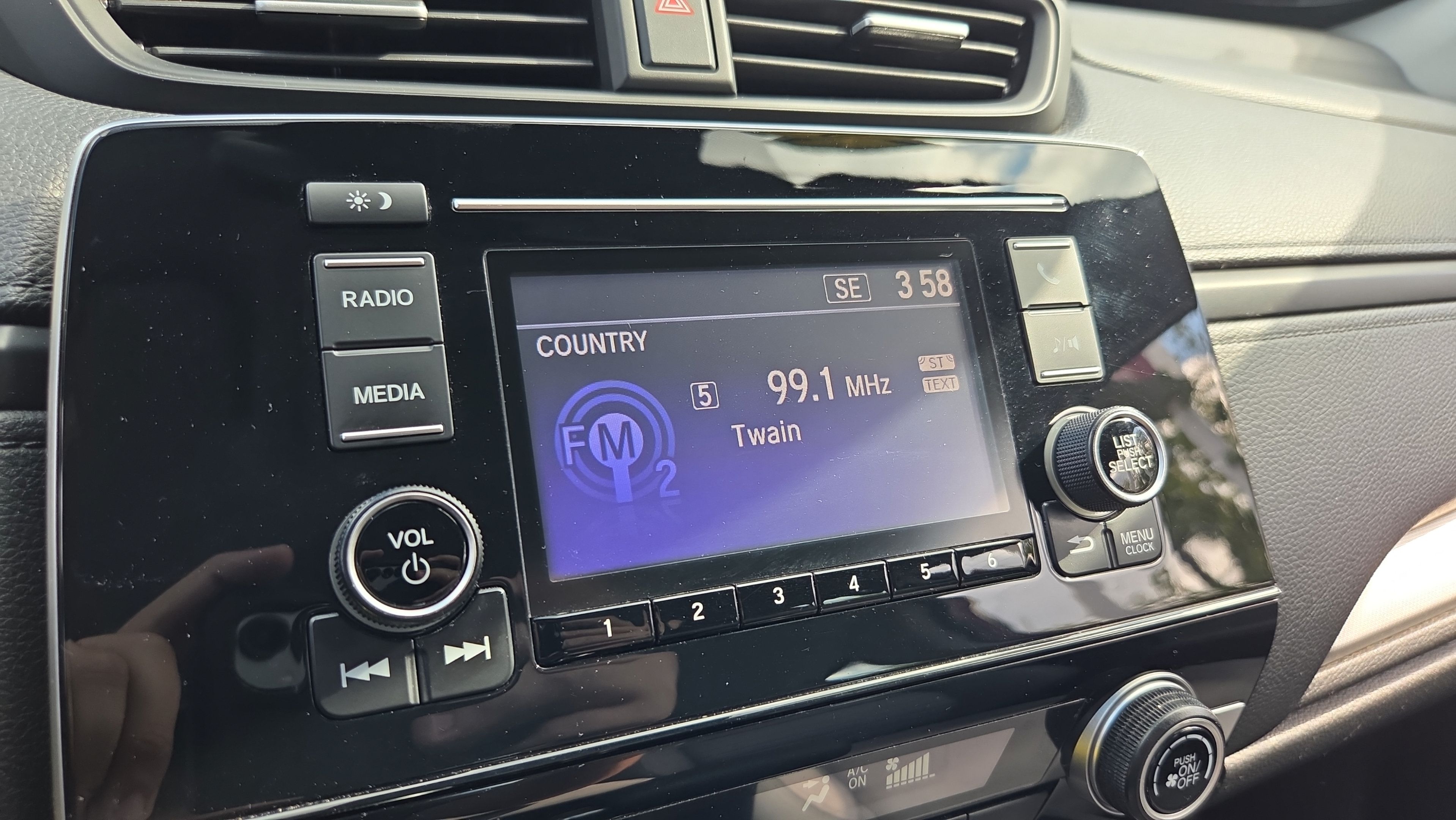 Used 2020 Honda CR-V LX image 23