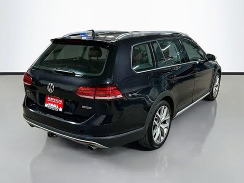 Used 2019 Volkswagen Golf Alltrack AWD/4WD image 6