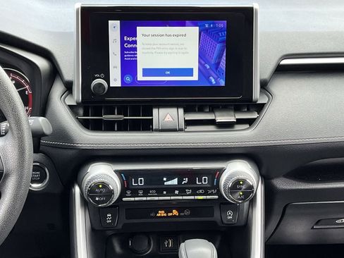 Used 2025 Toyota RAV4 XLE FWD image 18