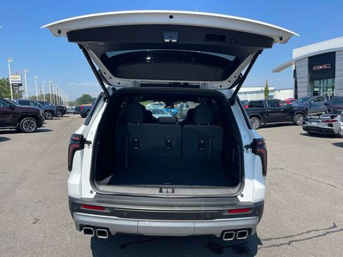 Used 2025 Chevrolet Traverse LT w/ LPO, Floor Liner Package image 30