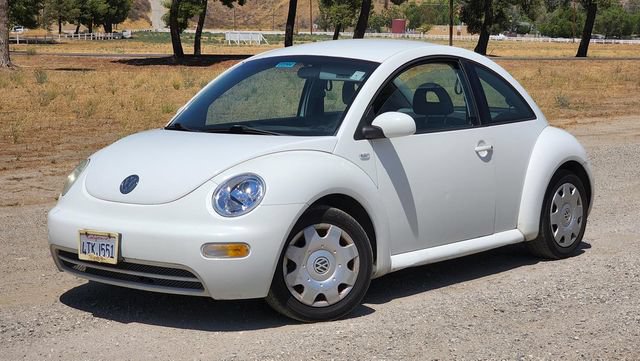 Used 2001 Volkswagen Beetle GL FWD image 2