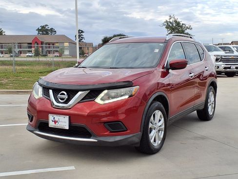 Used 2016 Nissan Rogue SV image 3