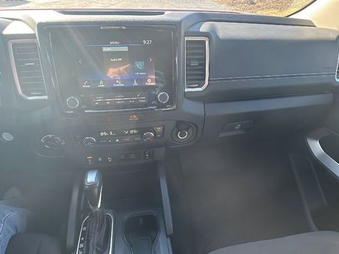 Used 2022 Nissan Frontier SV image 16