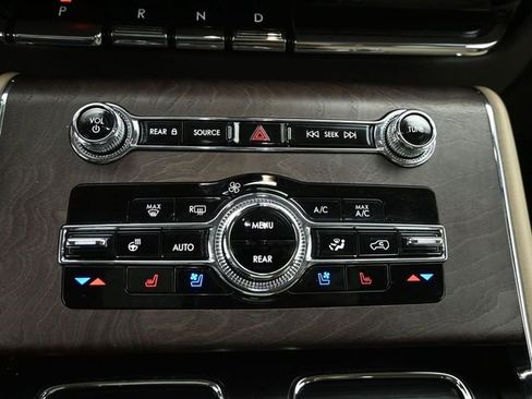 Certified 2023 Lincoln Aviator Reserve w/ Equipment Group 201A AWD/4WD image 15