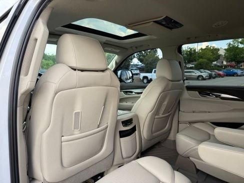 Used 2020 Cadillac Escalade Premium Luxury AWD/4WD image 27