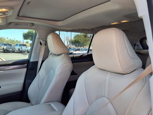 Used 2020 Toyota Highlander Limited image 27