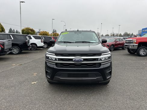 Used 2024 Ford Expedition XLT image 7