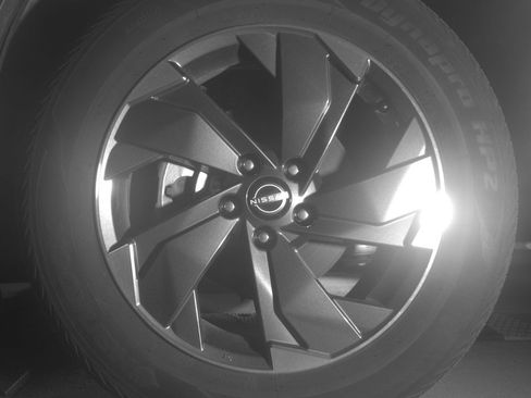 Used 2025 Nissan Rogue SV AWD/4WD image 12