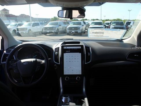 New 2024 Ford Edge SE image 10