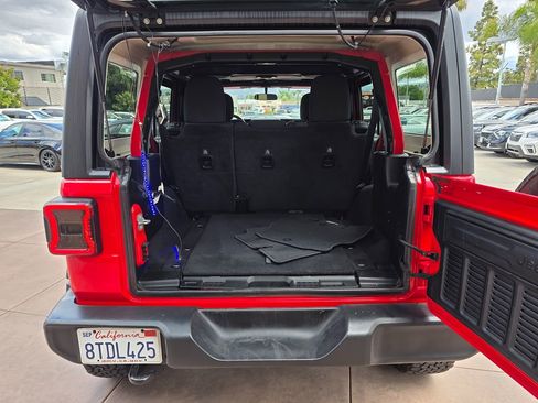 Used 2019 Jeep Wrangler Unlimited Sport S AWD/4WD image 17