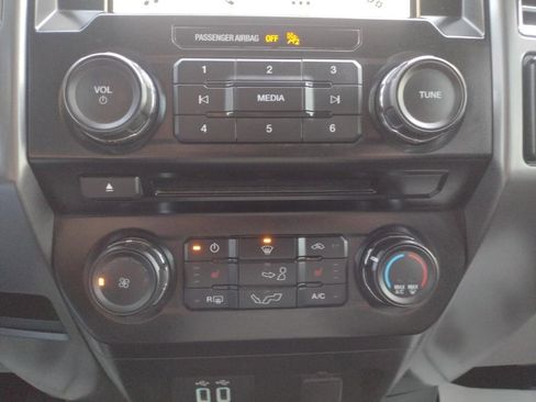 Used 2016 Ford F150 XLT w/ Equipment Group 302A Luxury AWD/4WD image 14