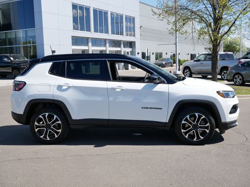 Used 2023 Jeep Compass Limited AWD/4WD image 8