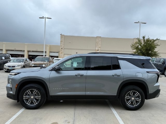 Used 2026 Chevrolet Traverse LT w/ Driver Confidence Package FWD image 8
