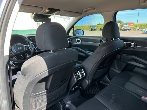 Used 2021 Kia Sorento LX AWD/4WD image 23