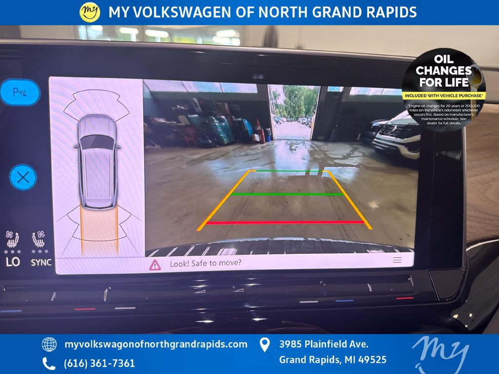 Used 2024 Volkswagen Atlas SE AWD/4WD image 23