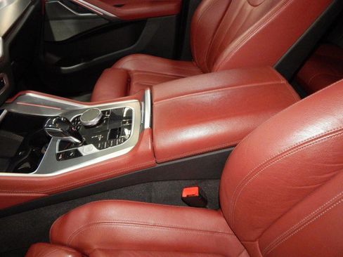 Used 2021 BMW X6 xDrive40i w/ Premium Package image 19