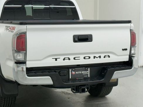 Used 2022 Toyota Tacoma TRD Off-Road image 24