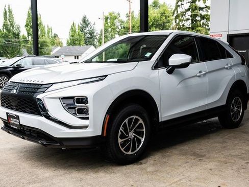 New 2026 Mitsubishi Eclipse Cross ES image 3