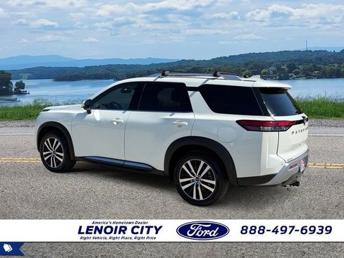 Used 2023 Nissan Pathfinder Platinum w/ Cargo Package FWD image 5