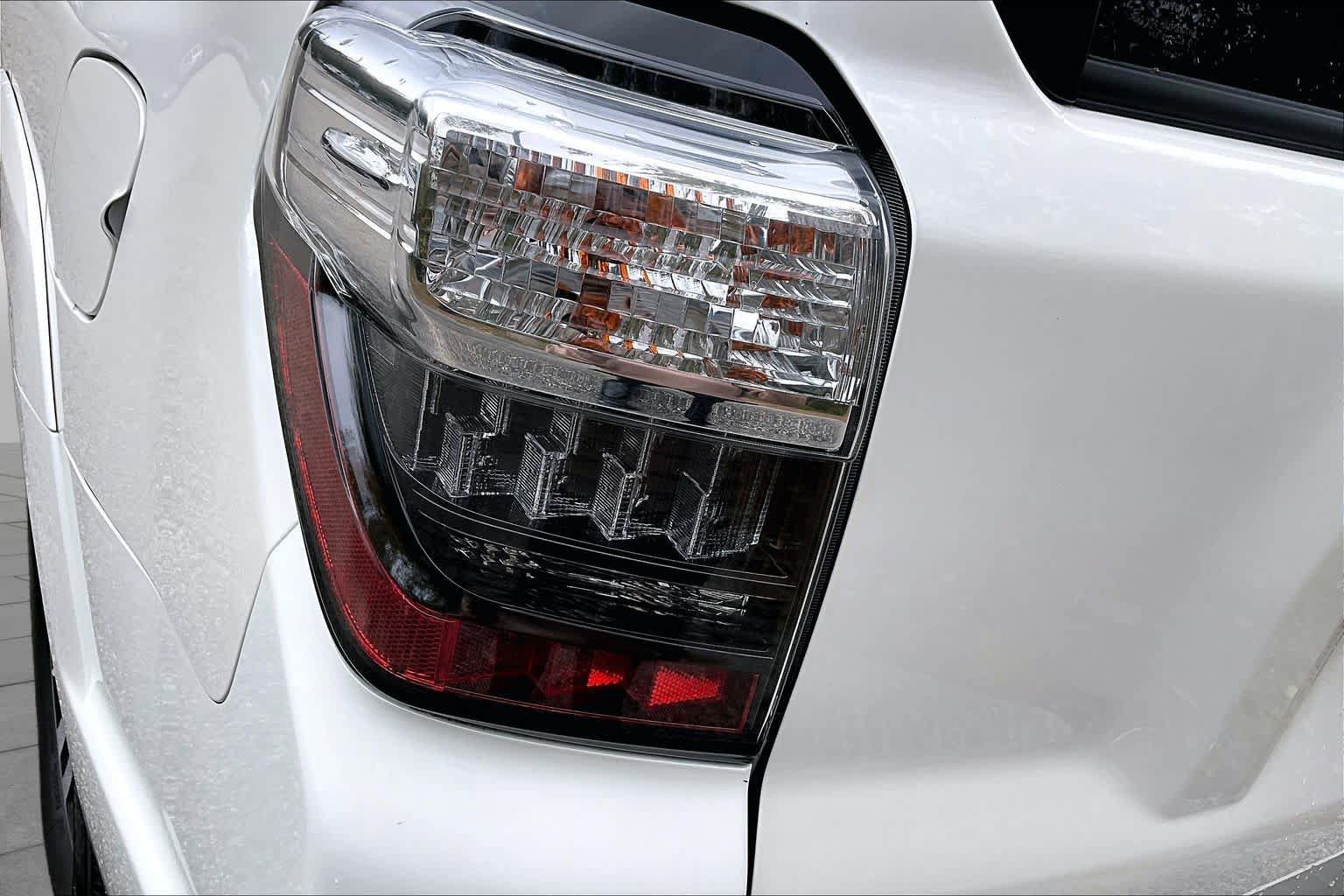 Used 2023 Toyota 4Runner Limited AWD/4WD image 28