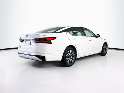 Used 2025 Nissan Altima 2.5 SV image 9