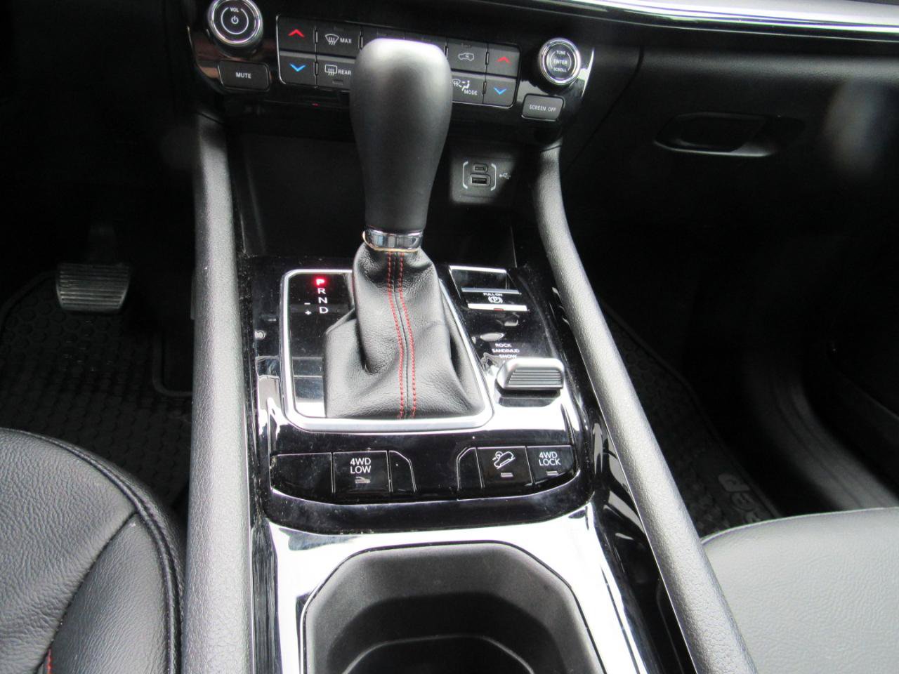 Used 2026 Jeep Compass Trailhawk AWD/4WD image 28
