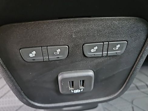 Used 2020 Chevrolet Equinox Premier image 26