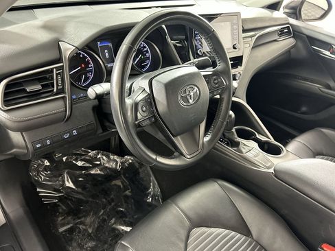 Used 2024 Toyota Camry SE image 12