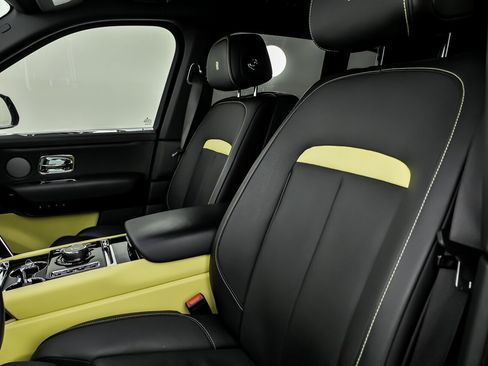 Used 2022 Rolls-Royce Cullinan w/ Dark Exterior Package image 22