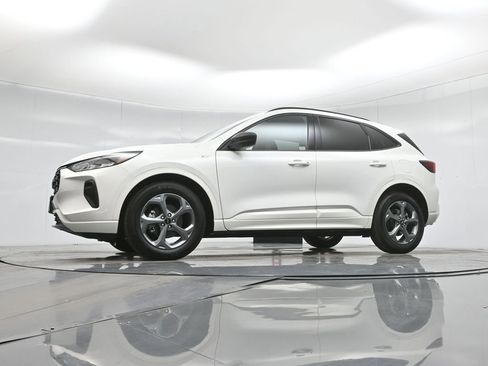 Certified 2023 Ford Escape ST-Line w/ Tech Pack #1 image 8