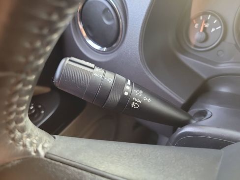 Used 2017 Jeep Patriot High Altitude image 28