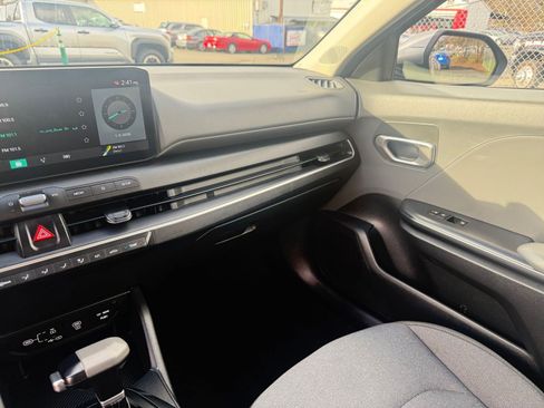 Used 2025 Kia K4 LXS image 35