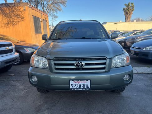 Used 2004 Toyota Highlander 4WD V6 image 2