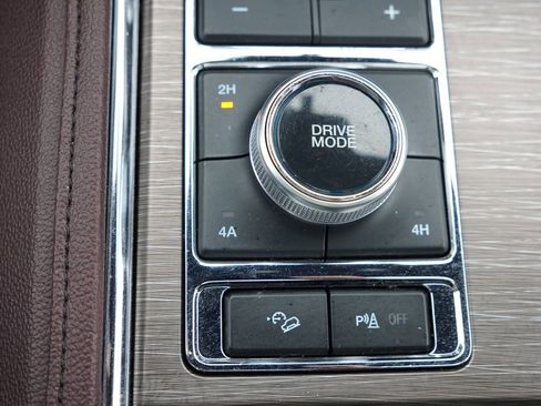 Certified 2024 Ford Expedition Limited image 35