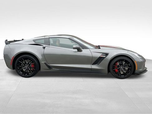 Used 2015 Chevrolet Corvette Z06 w/ 3LZ Preferred Equipment Group image 2