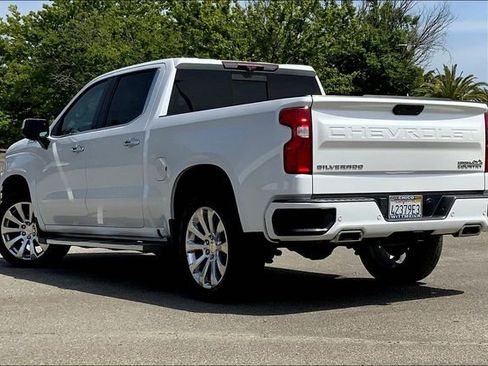 Used 2021 Chevrolet Silverado 1500 High Country w/ Technology Package image 12