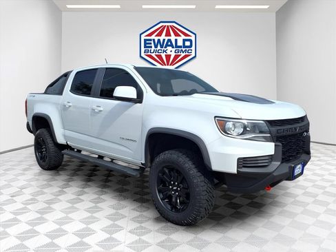 Certified 2022 Chevrolet Colorado ZR2 w/ ZR2 Dusk Special Edition AWD/4WD image 5