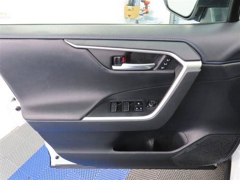Used 2023 Toyota RAV4 XSE AWD/4WD image 16