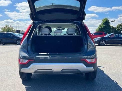 Certified 2024 Kia Niro EX FWD image 8