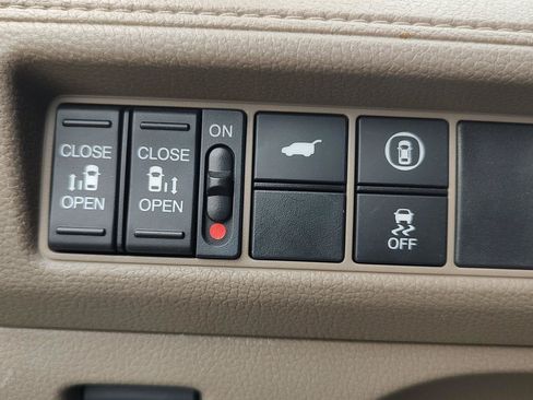 Used 2023 Honda Odyssey EX-L image 17