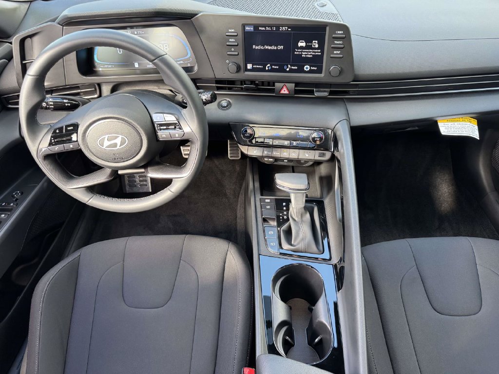 Used 2026 Hyundai Elantra SEL Sport Premium FWD image 13