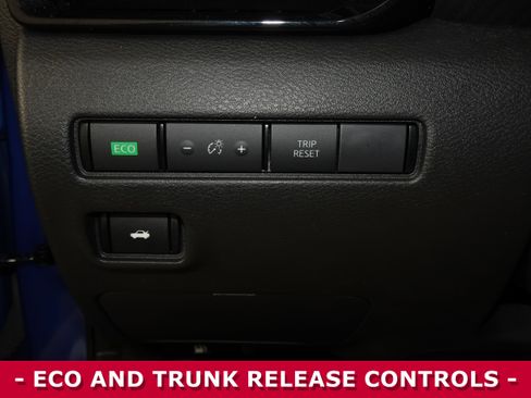 Certified 2023 Nissan Sentra SV image 24