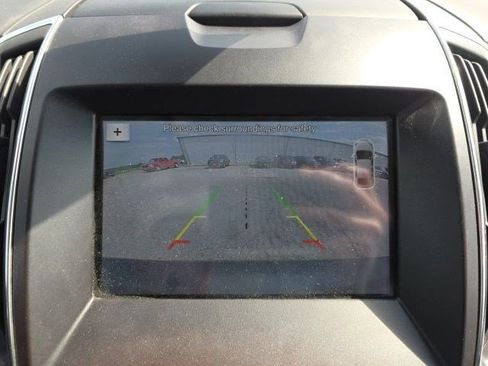 Used 2018 Ford Edge Titanium w/ Equipment Group 301A AWD/4WD image 21