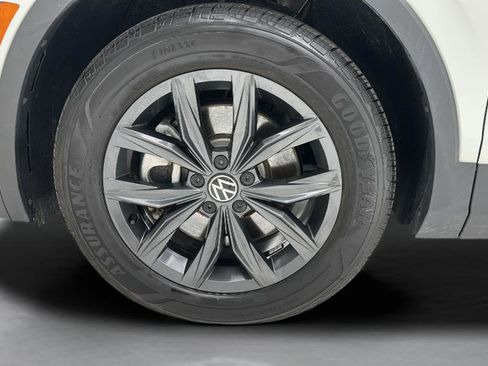 Used 2024 Volkswagen Tiguan SE FWD image 8