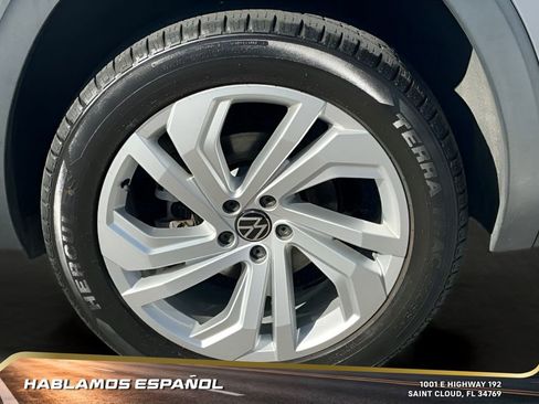 Used 2021 Volkswagen Atlas SE image 25