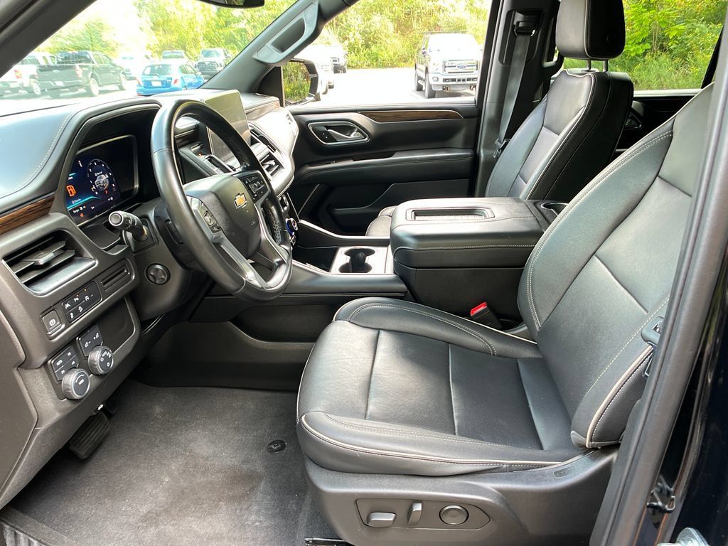 Used 2023 Chevrolet Tahoe Premier AWD/4WD image 9