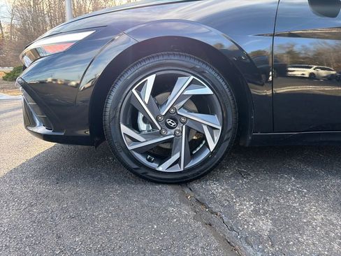 Used 2025 Hyundai Elantra SEL image 26