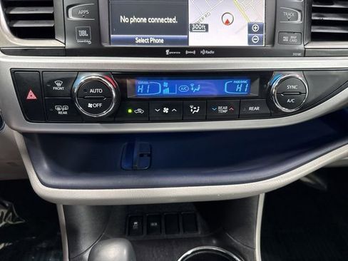 Used 2017 Toyota Highlander Limited FWD image 24