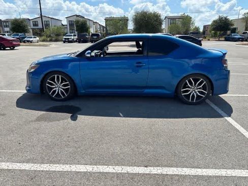 Used 2014 Scion tC FWD image 2