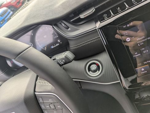 New 2025 Jeep Grand Cherokee Altitude RWD image 24